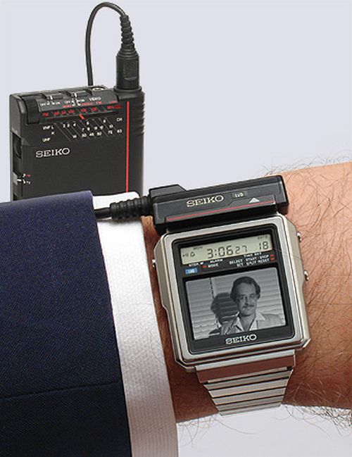 Первые в мире часы с телевизором. 1982 год (5 фото)