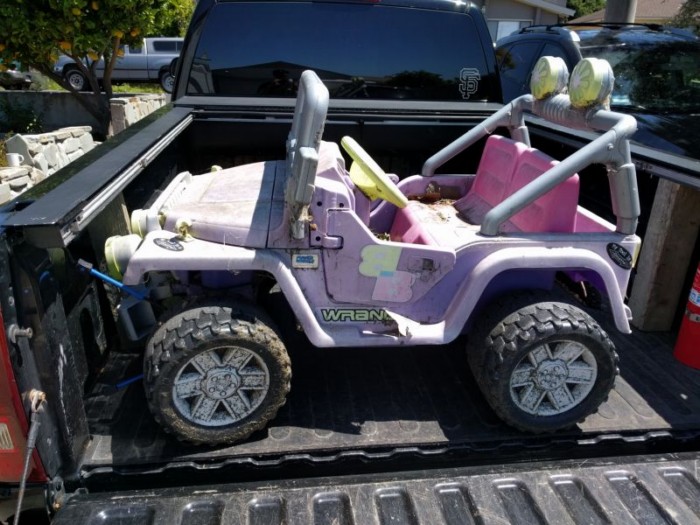 Пряморукий отец превратил Барби-машинку в крутой внедорожник для сына (20 фото)