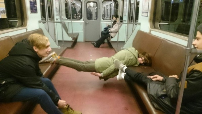 «Модники» в московском метро (31 фото)