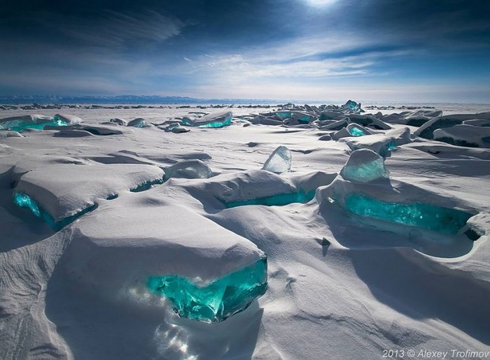 Ледяные скульптуры и снежные узоры, созданные самой природой (29 фото)