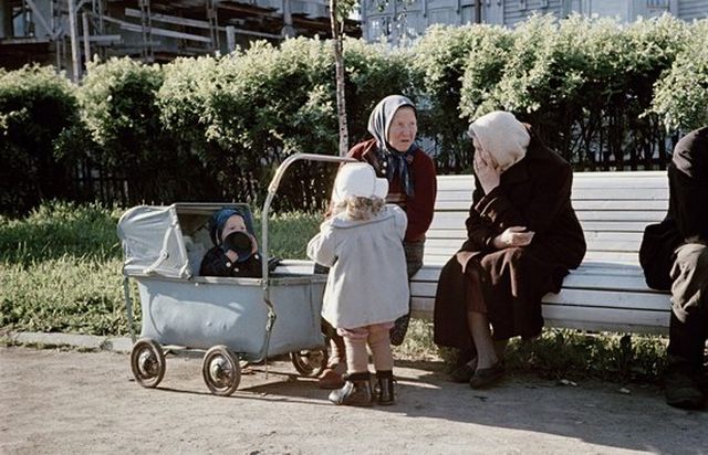 Фото повседневной жизни в СССР в 50-е от Семена Фридлянда (22 фото)