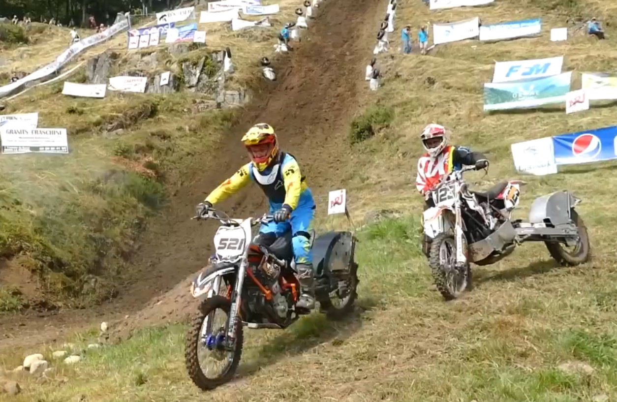 Hill climbing competition on motorcycles 3